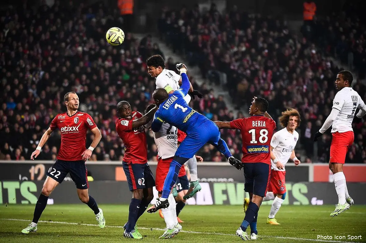 Le PSG laisse des points à Lille et la tête à l'OM