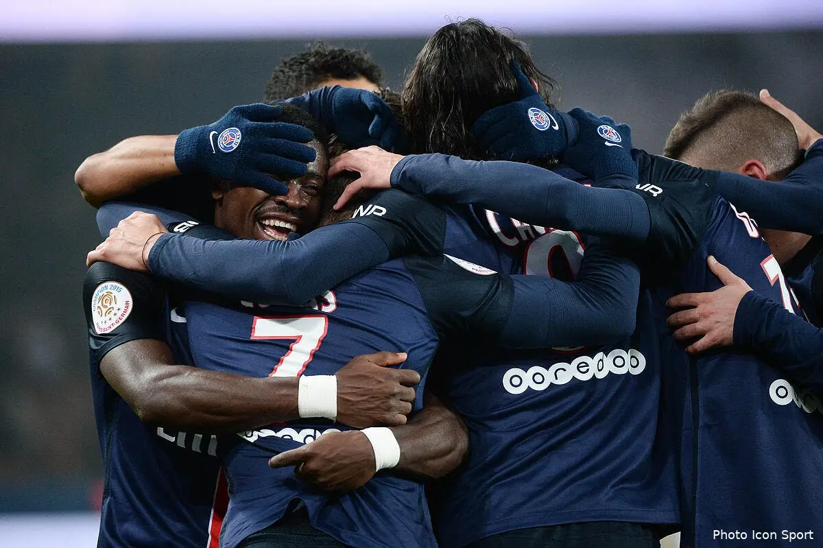 Le PSG leader, l'OL et Monaco relégables, un classement équitable