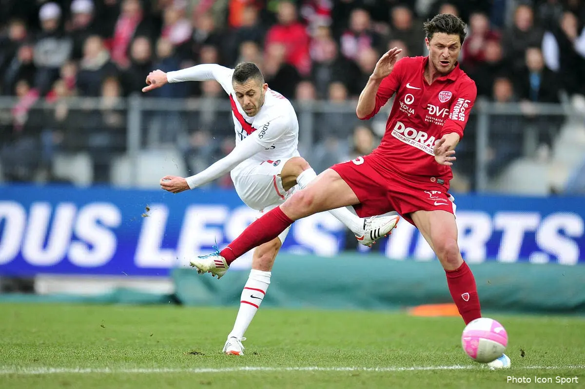 Le PSG s'arrache à Dijon pour rester leader