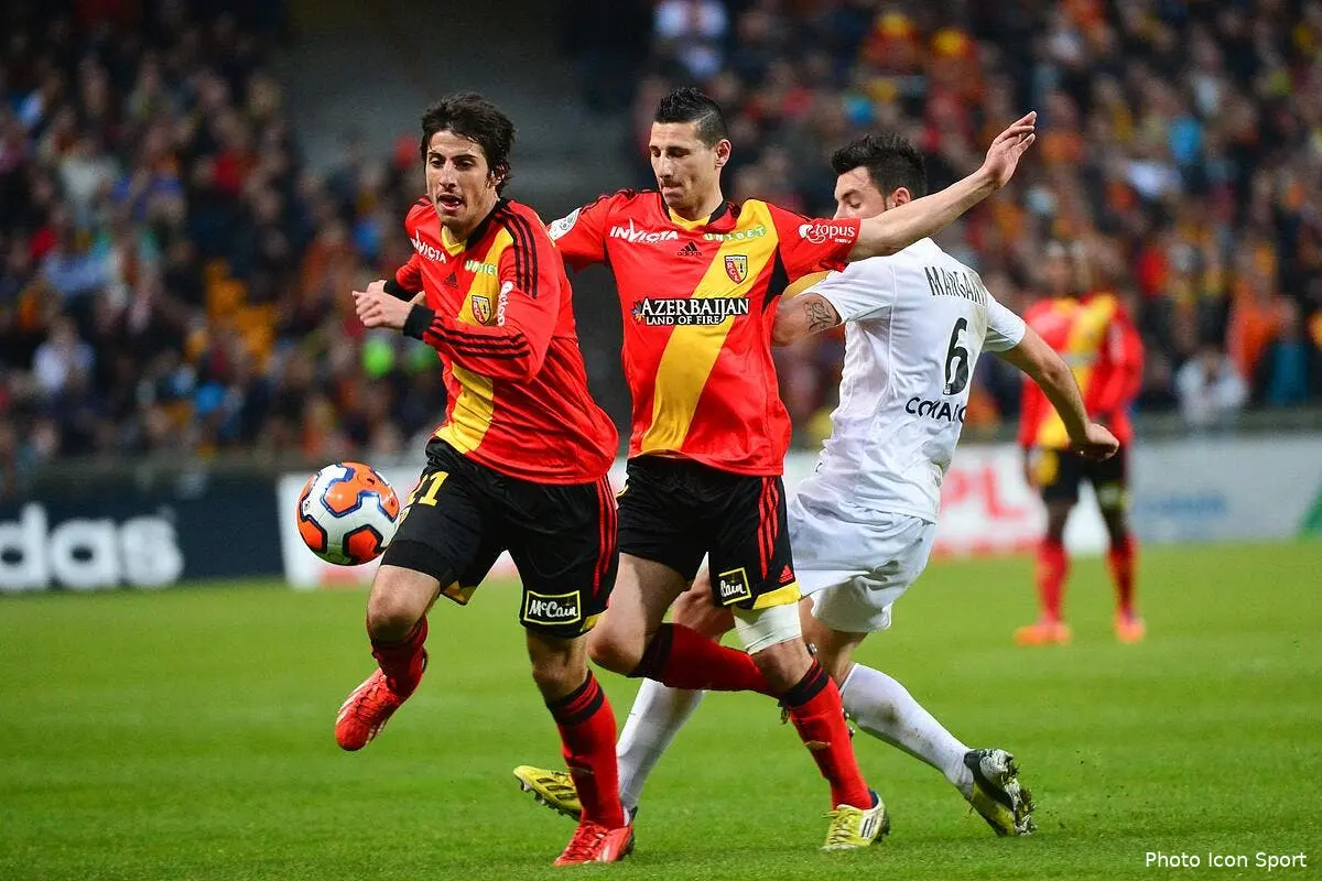 Lens manque le coche, le CA Bastia descend
