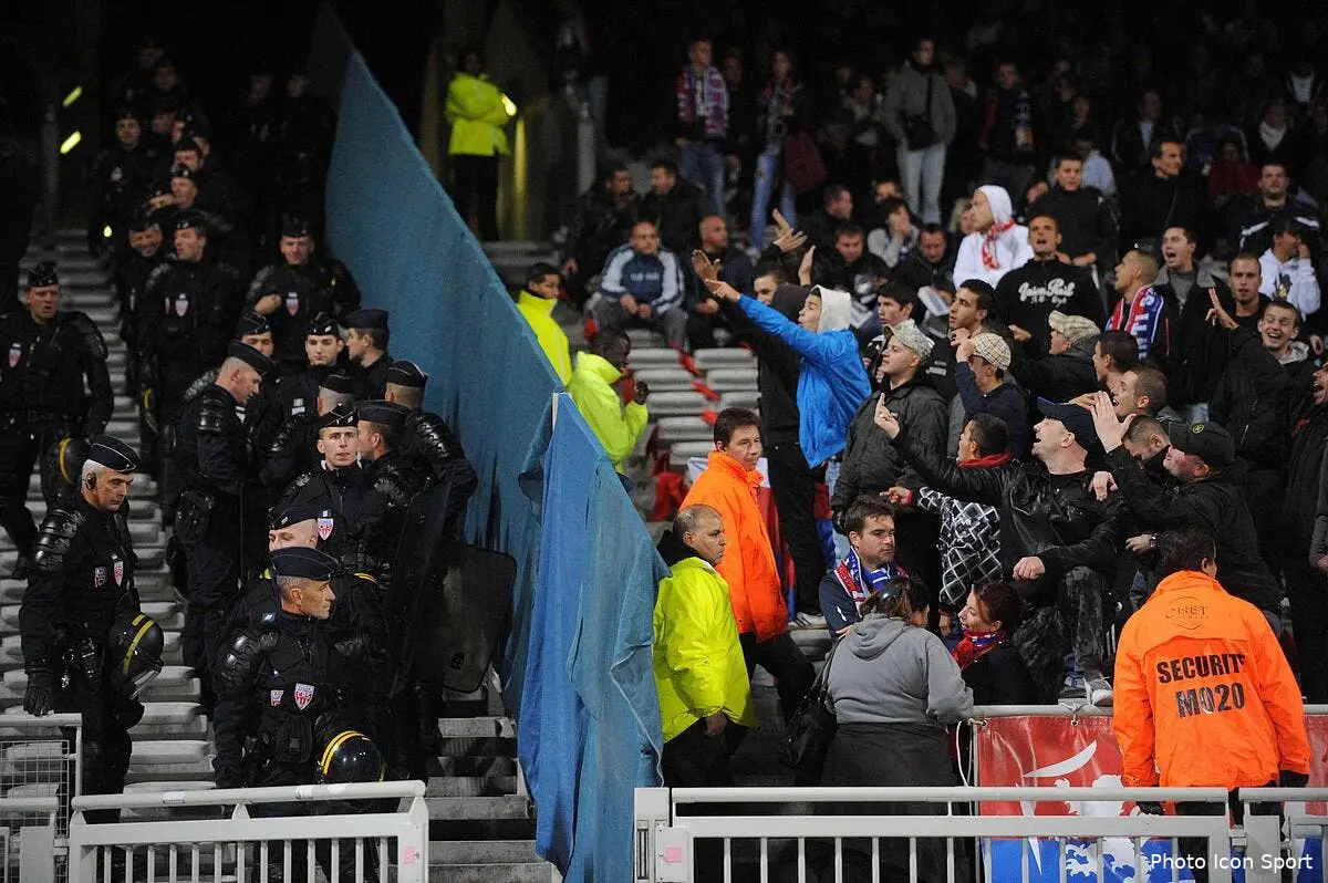 Les supporters de l'OL officiellement interdits contre l'ASSE !