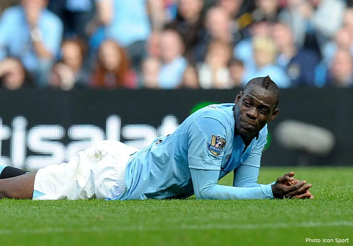 Les tabloïds anglais vont pleurer Balotelli prévient Mancini