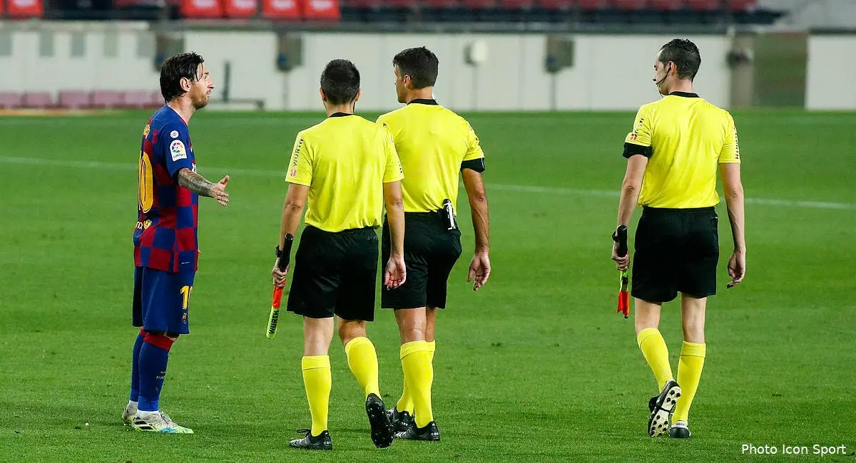 liga real barca l arbitre est un scandale pour pierre menes icon ecommercefotos ecommerce2 105920275 1287725