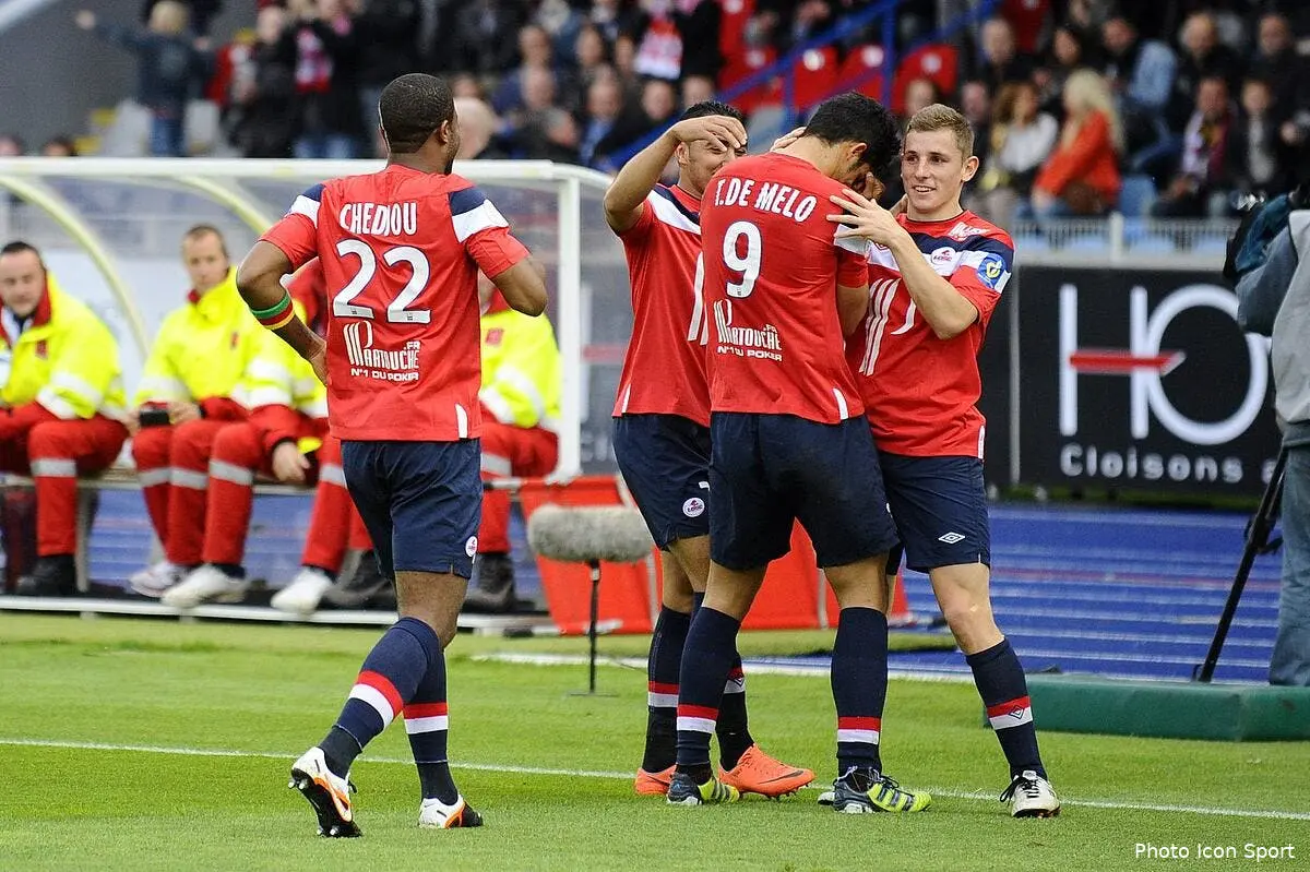 Lille mène toujours son train d’enfer, Auxerre replonge