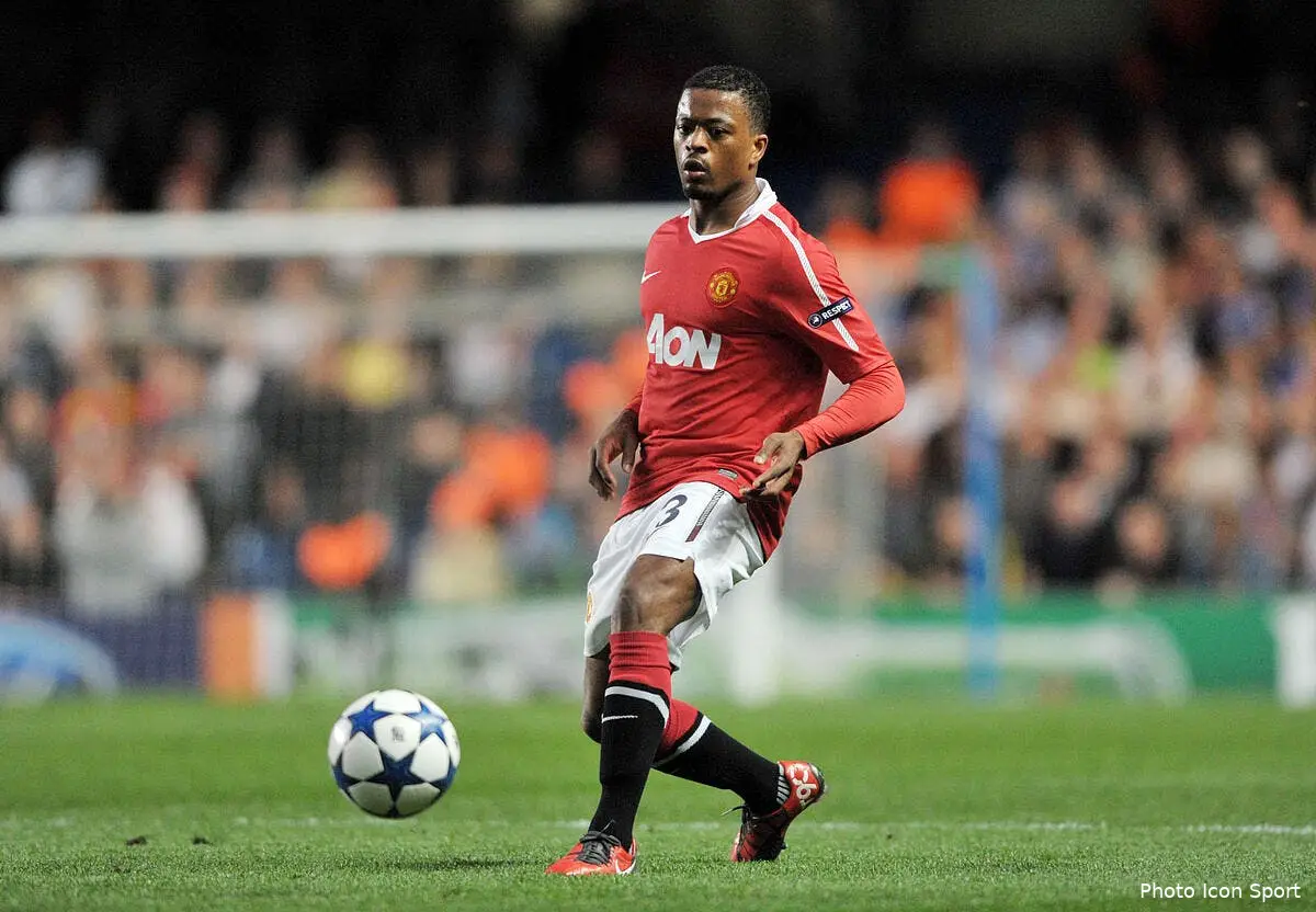 Liverpool exige une sanction contre Evra s'il n'a pas de preuve