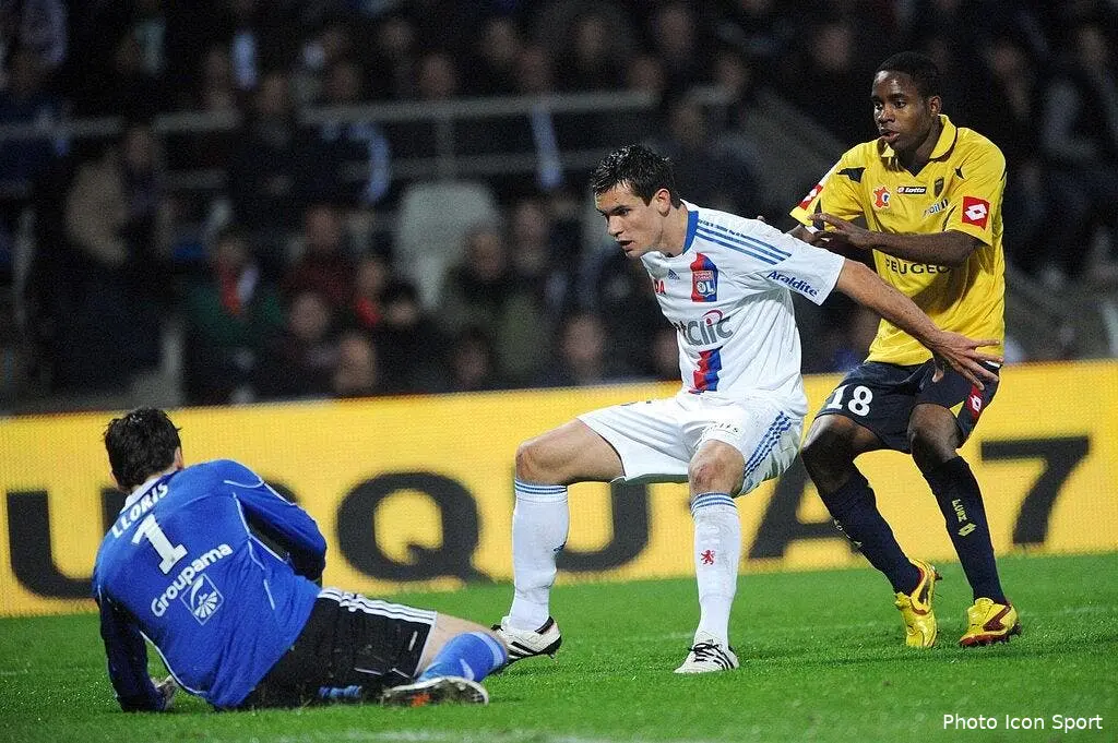 lloris a retrouve sa defense a l ol 64133 12974