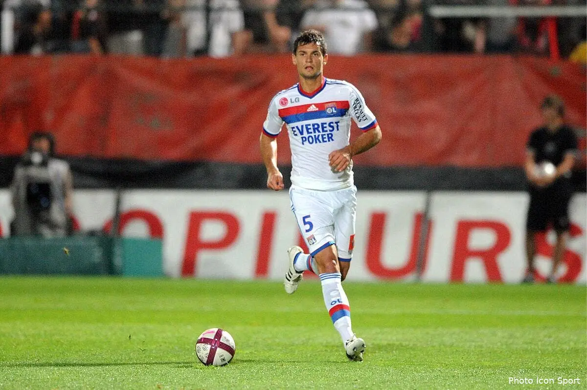 Lovren a repris l'entraînement à l'OL, Bastos et Réveillère au boulot aussi