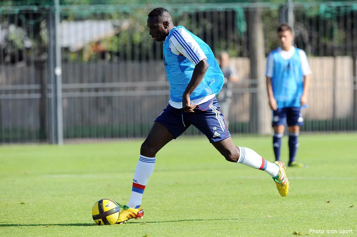 Mahamadou Diarra ne s'entraîne plus à l'OL et signe à Fulham