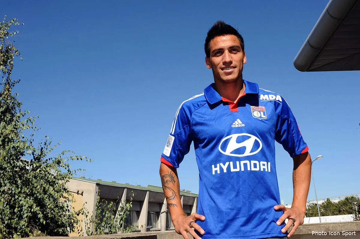 Monzon se fait déjà recadrer par l’OL