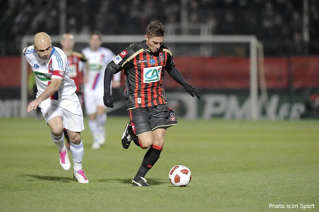 mounier pour les jeunes c est difficile a lyon 69469 17463