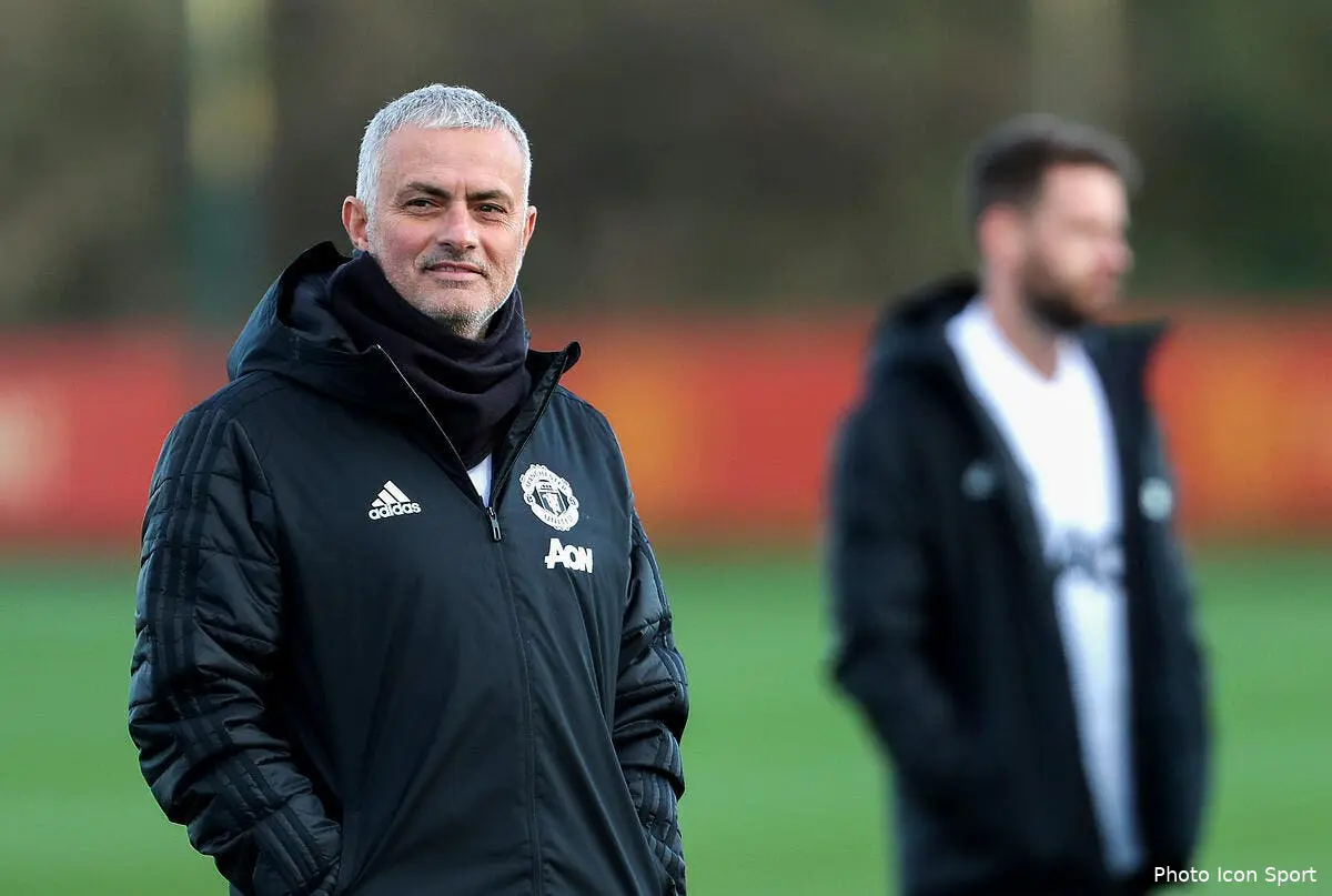 MU : Pierre Ménès allume Mourinho, plus riche mais moins fort