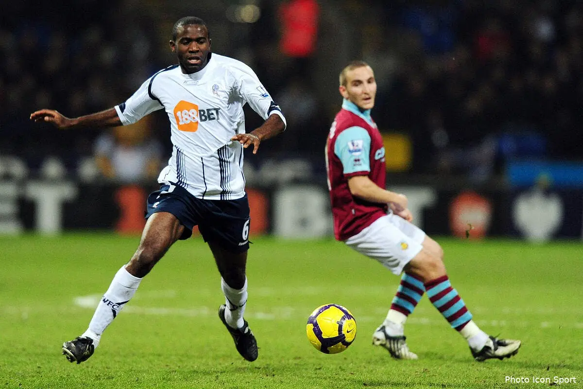 Muamba dans un état critique et devant « 24h cruciales »
