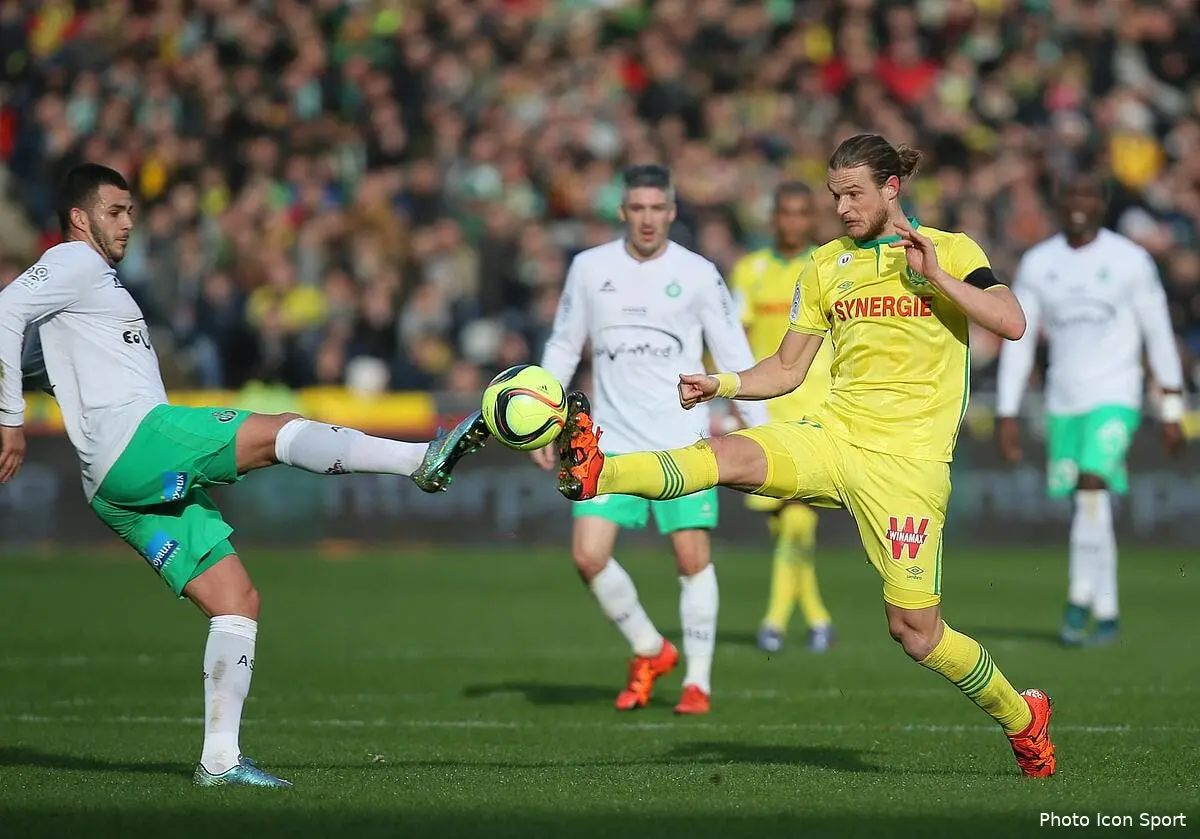Nantes éloigne encore l'ASSE du podium