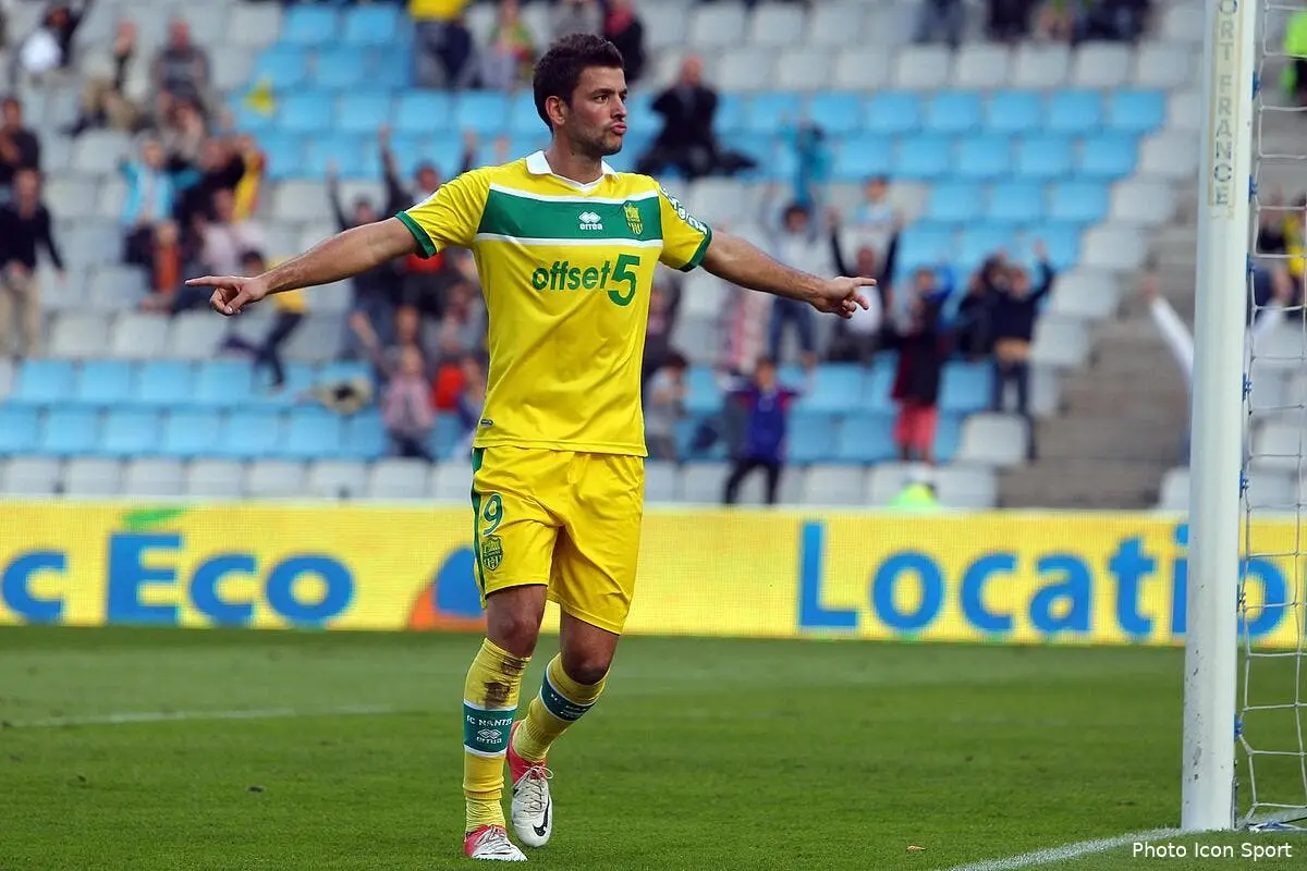 Nantes rejoint Monaco au sommet de la Ligue 2