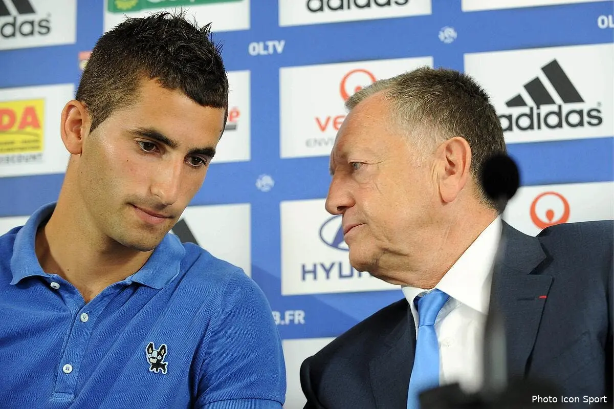 Naples accuse Aulas d'avoir menti sur les 17ME de Gonalons