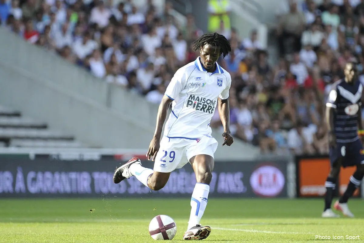 Ndinga, l’offre de 10ME de l’OL déjà balayée ?