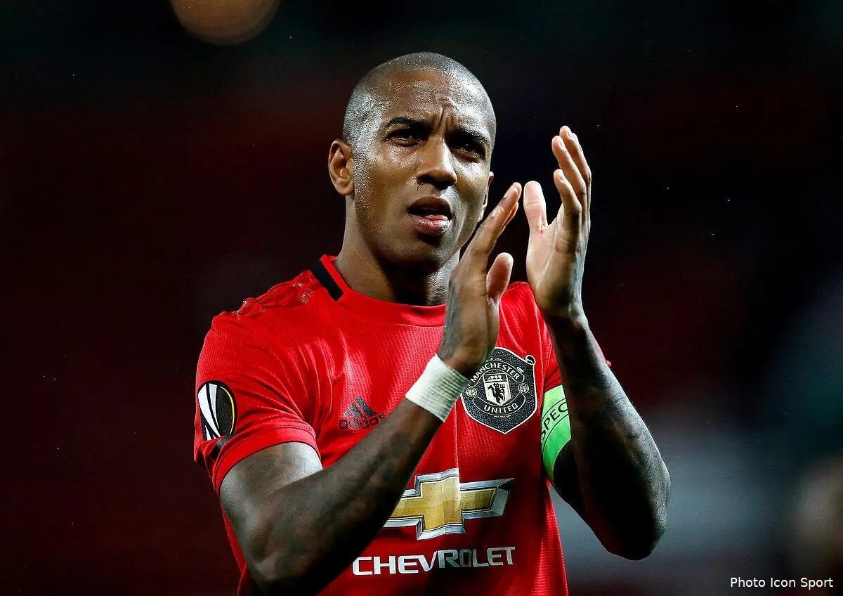 officiel ashley young quitte manchester united pour l inter icon 48173666275699