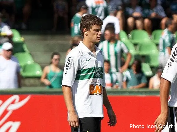 officiel l om recrute lucas mendes un lateral gauche bresilien de 22 ans phpthumb generated thumbnailjpg39119