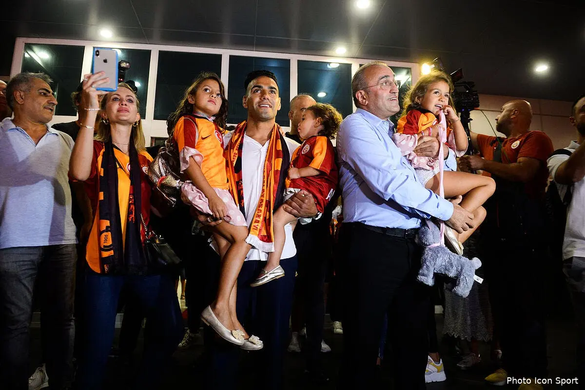 officiel radamel falcao quitte monaco pour galatasaray icon seskim hc radamel falcao galatasaray 010919 16263423