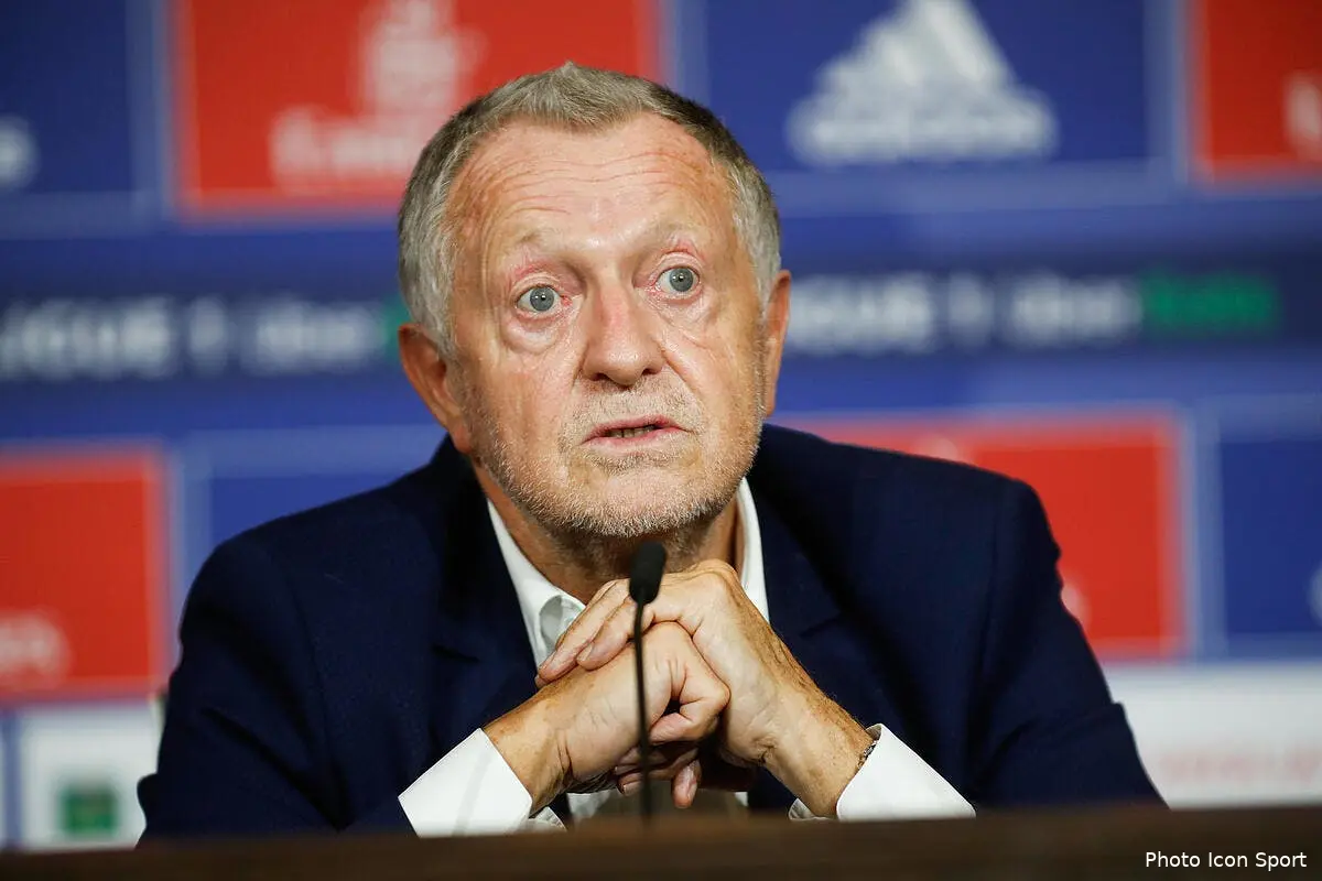 ol aulas patron du vestiaire rien ne bouge a lyon icon 25i7847 copie297767