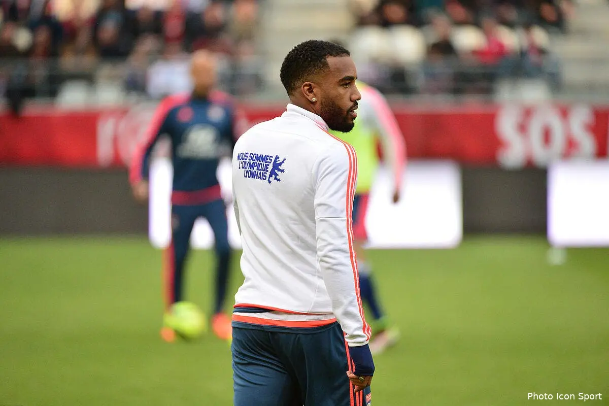 OL : Aulas répond à l’offre de 40 ME pour Lacazette