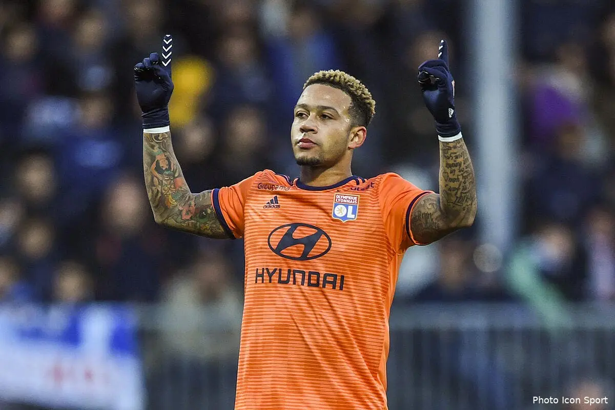 ol avec depay au volant lyon fonce droit dans le mur depay 22268761