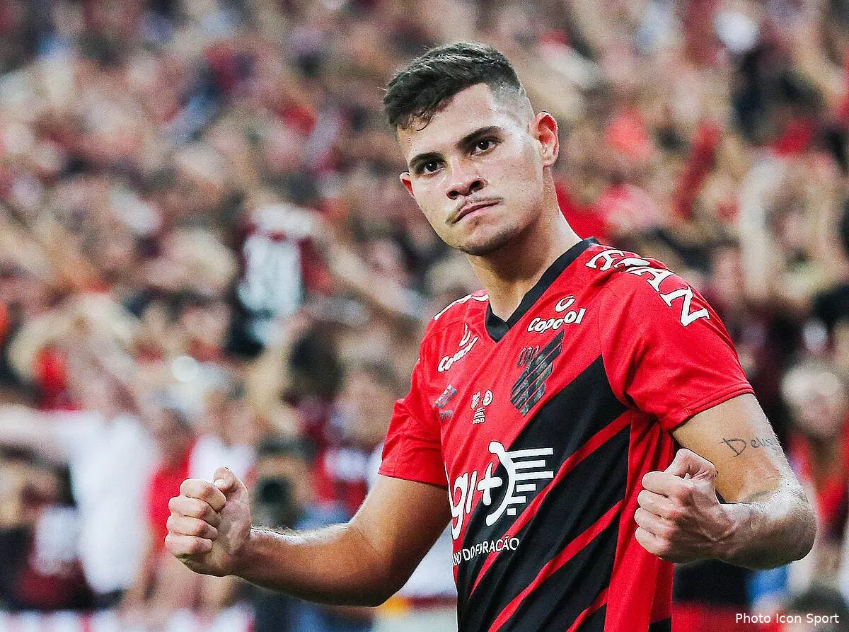 ol bruno guimaraes confirme qu il signe a lyon grace a juninho icon age20190911152 1276817