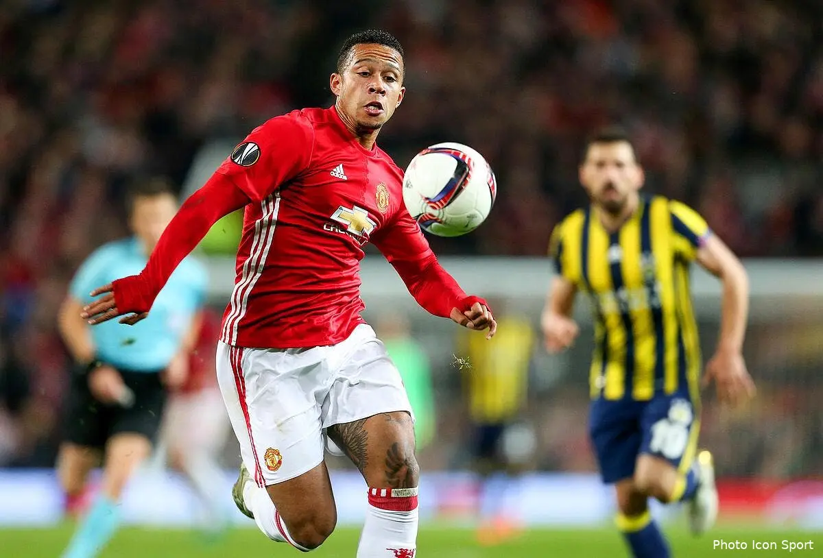 OL : Désaccord MU-PSV, le transfert de Depay retardé !