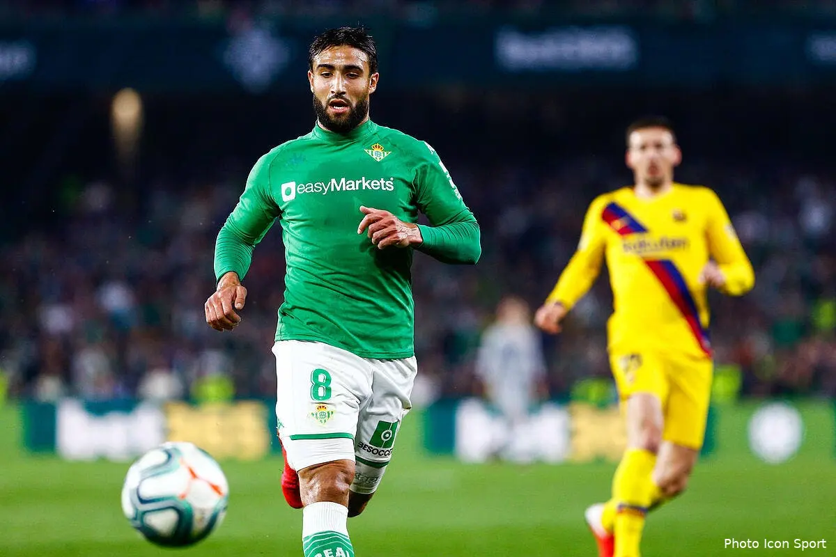ol fekir donne de ses nouvelles et allume l arbitrage francais icon ap200209 017278883