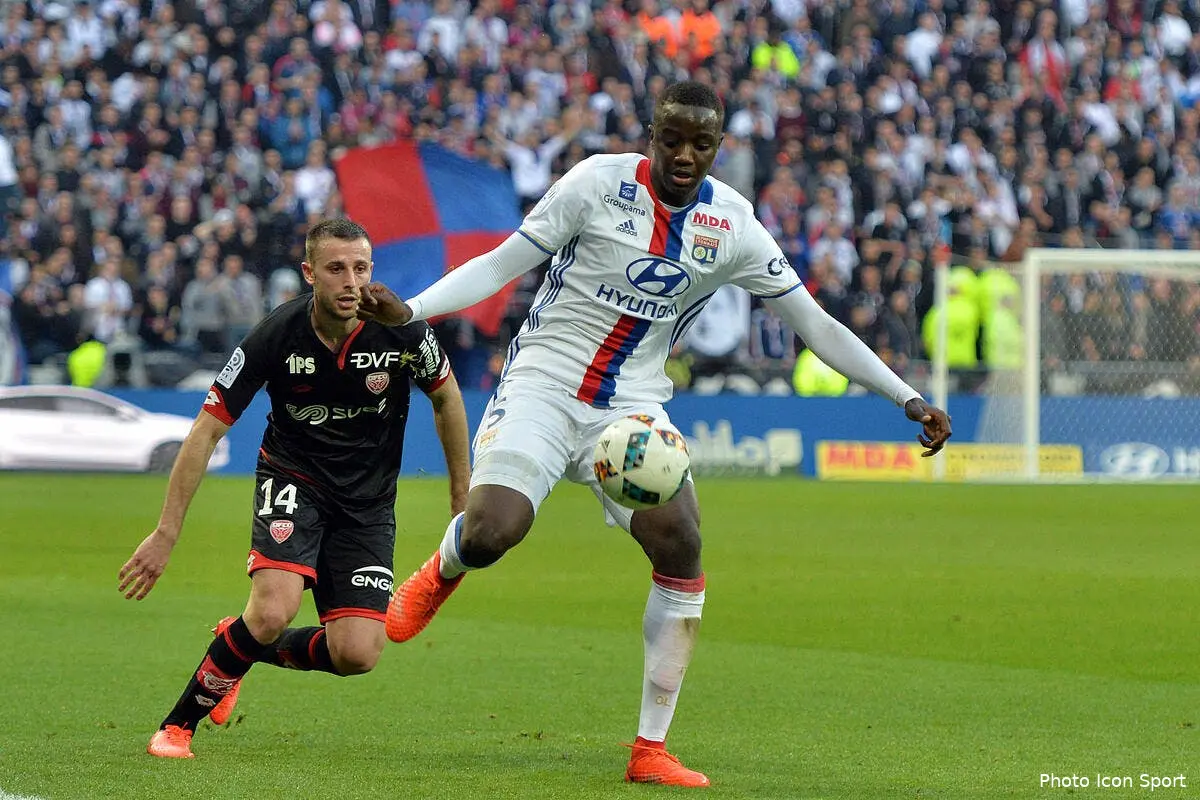 OL : La théorie de Pierre Ménès sur le pénalty « ridicule » pour Lyon
