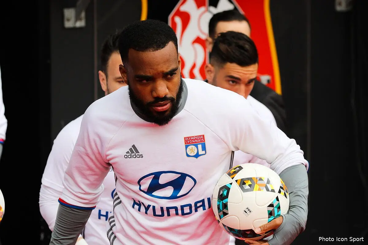 OL : Lacazette à Arsenal, un coup de maître de Wenger pour Djorkaeff