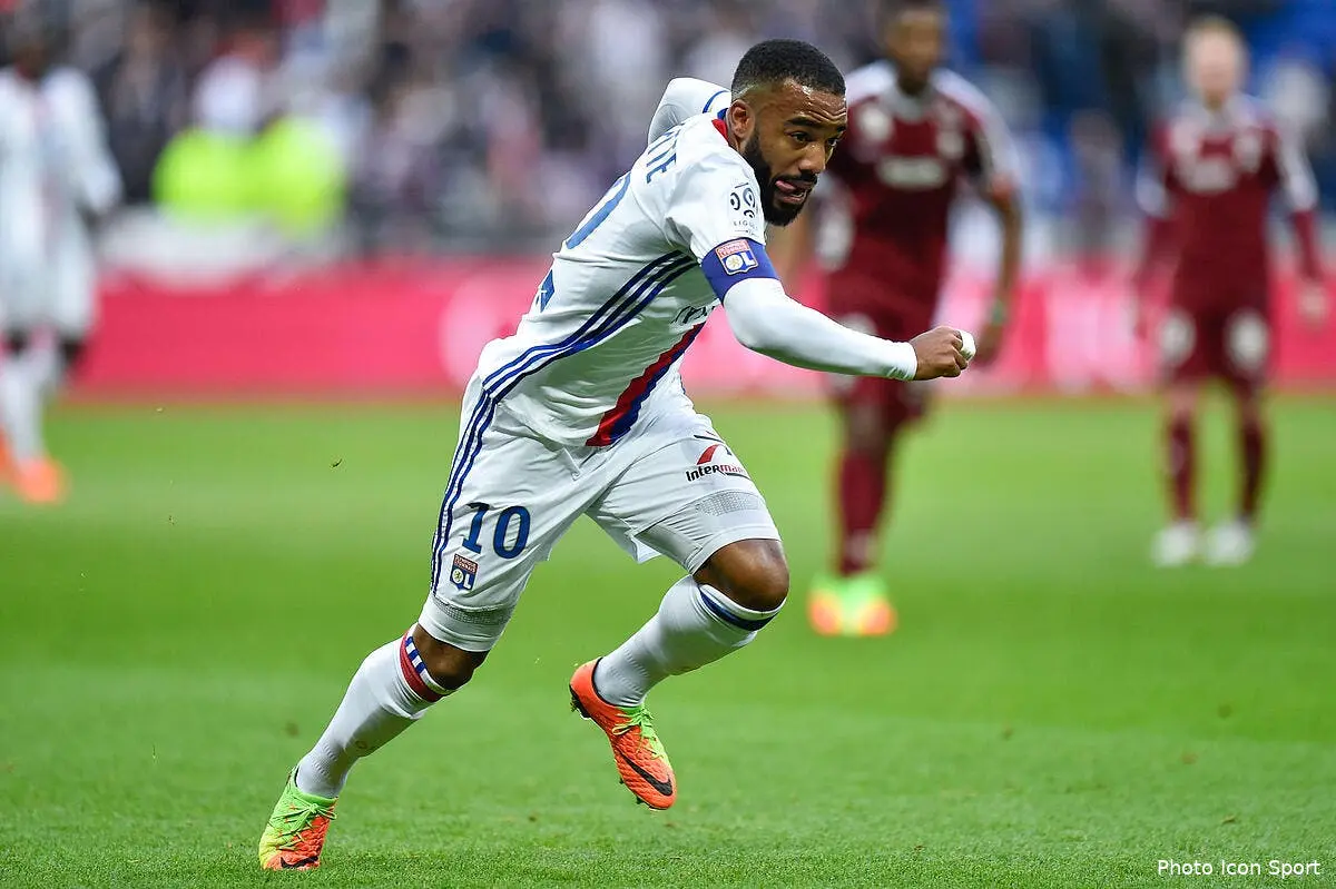 OL : Lacazette pour 50 ME, trois clubs anglais se positionnent