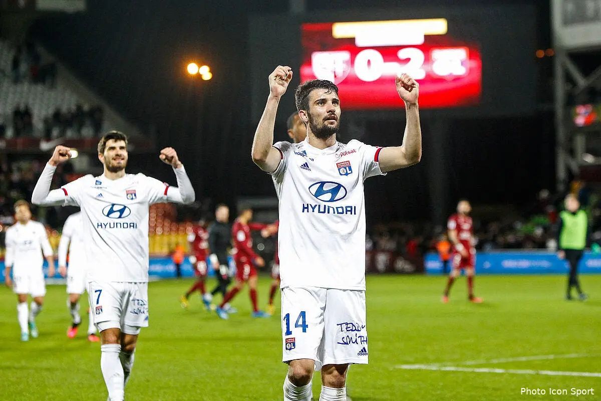 ol leo dubois propose au psg faute de mieux dubois 4285401