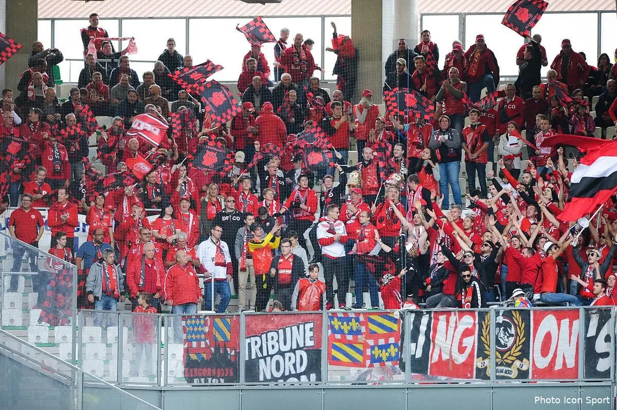 OL : Les supporters de Dijon démolissent « sa grande majesté Aulas »