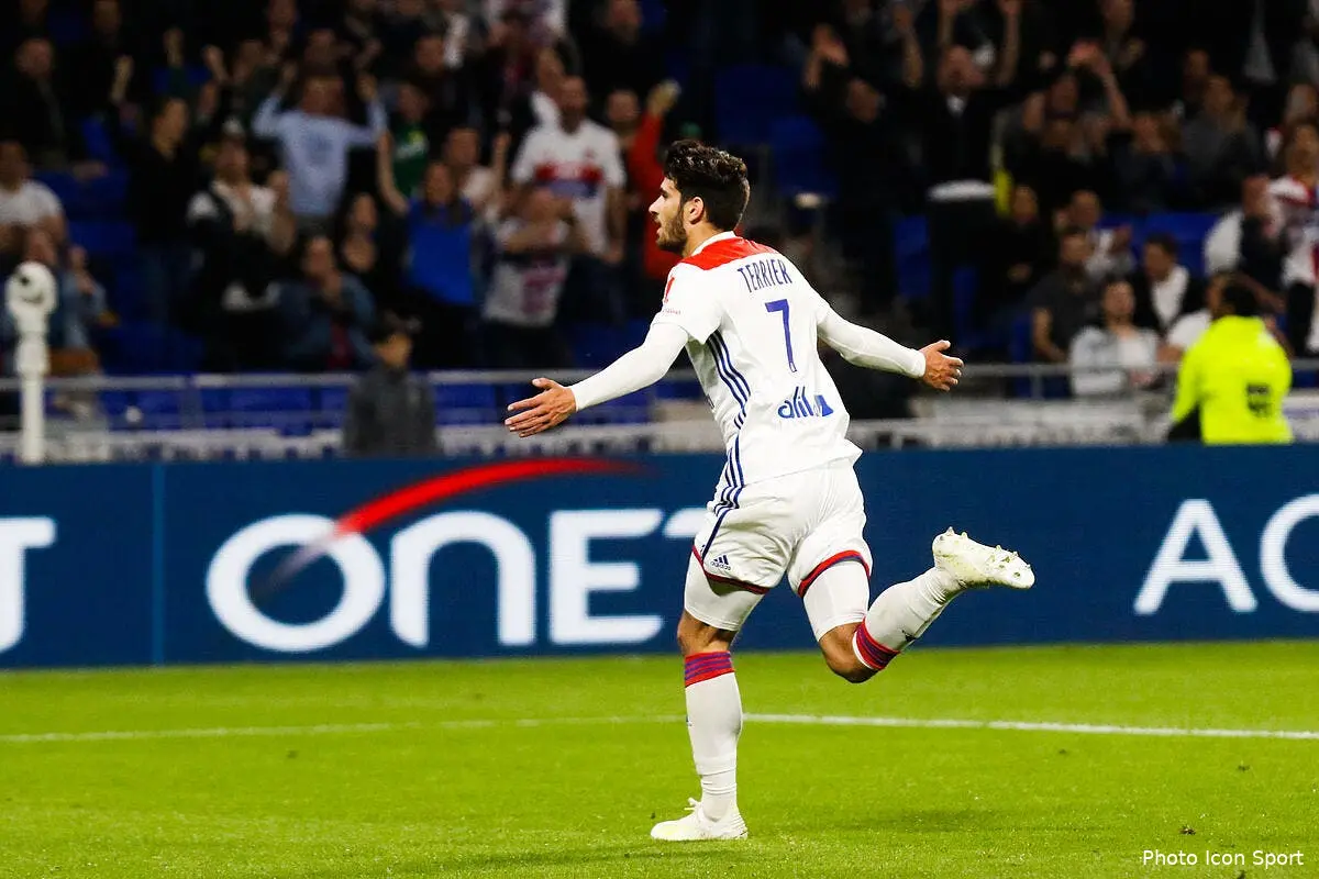 ol lisandro lopez et lacazette lyon a trouve sa nouvelle star icon bia 190419 08 48251065