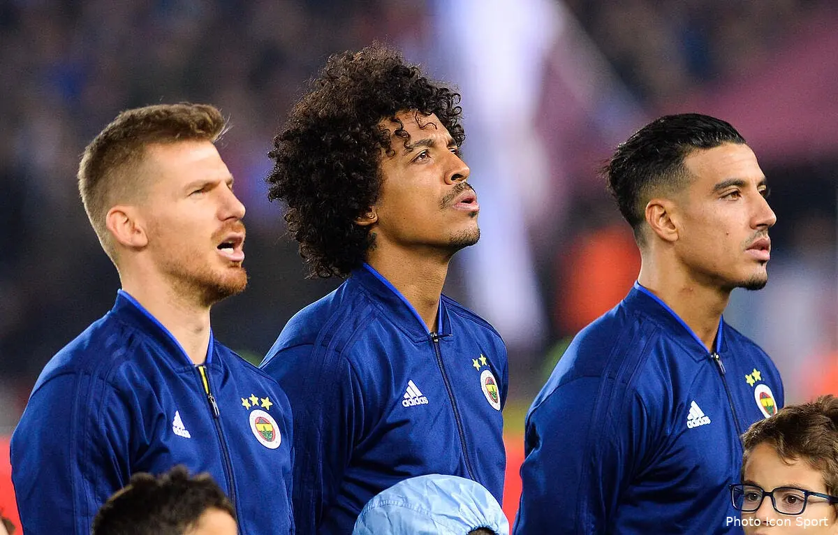 ol luis gustavo a 3 me d un transfert a lyon icon seskim hc trabzonspor v fenerbhace 010220 6291779