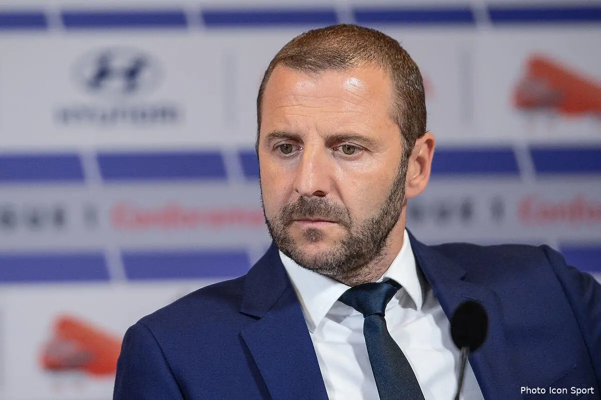 ol lyon menace rennes veut offrir un job en or a maurice icon bap 030719 94 19280061