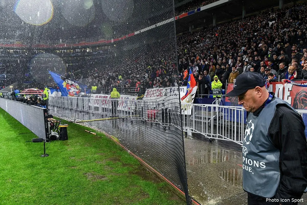ol lyon sort ses filets pour eviter un gros bug europeen icon dib 071118 11 48279205