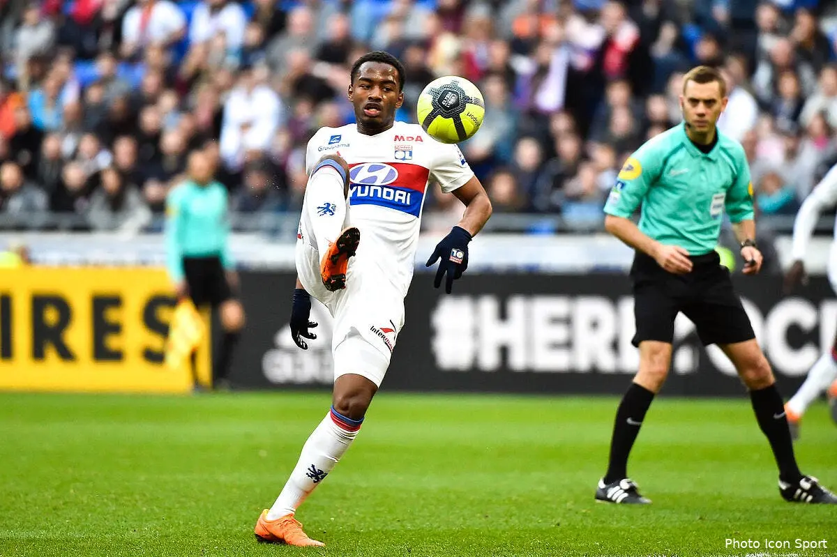 ol maolida siffle les supporters vont retourner leur veste icon laf 110318 02 10214739