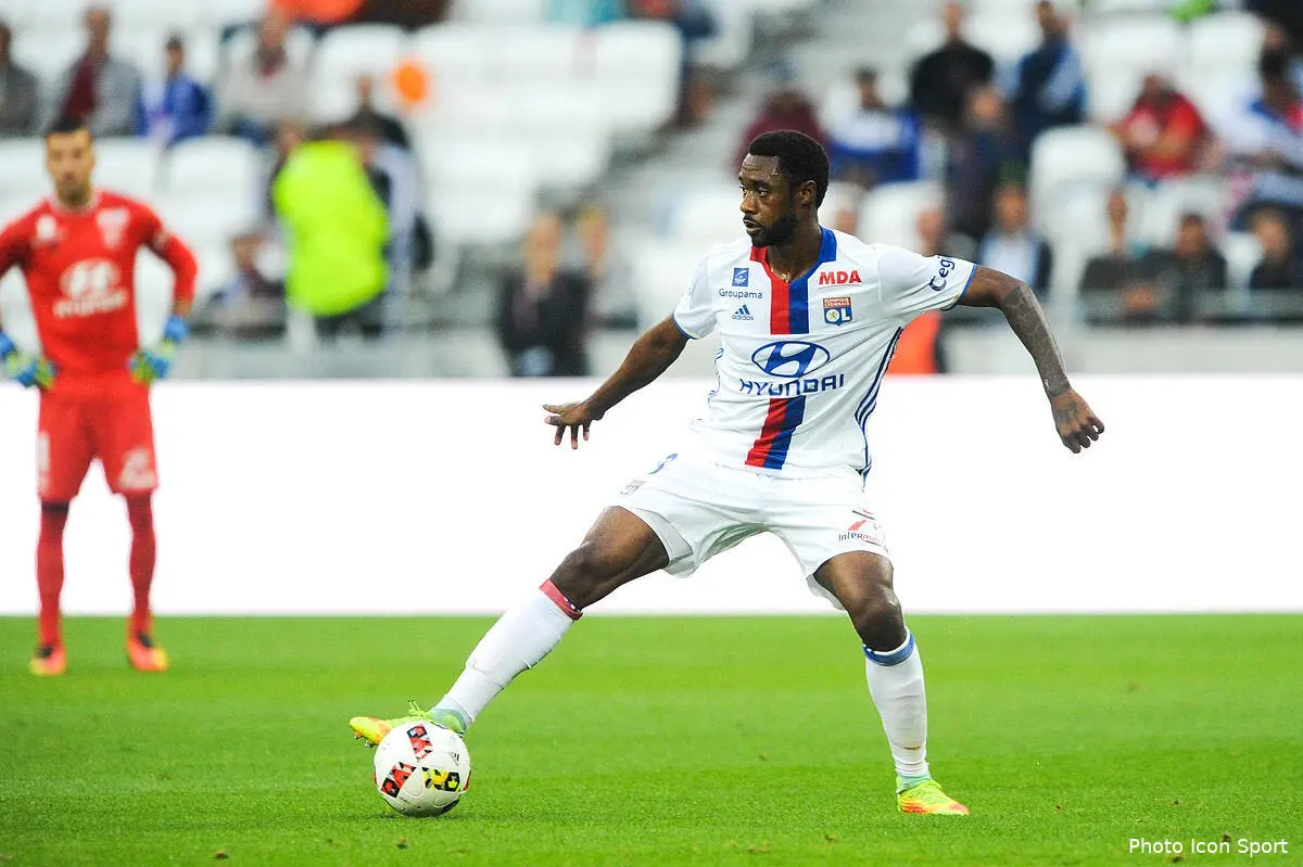 OL : Nkoulou ne veut pas partir, et Lyon l’accepte