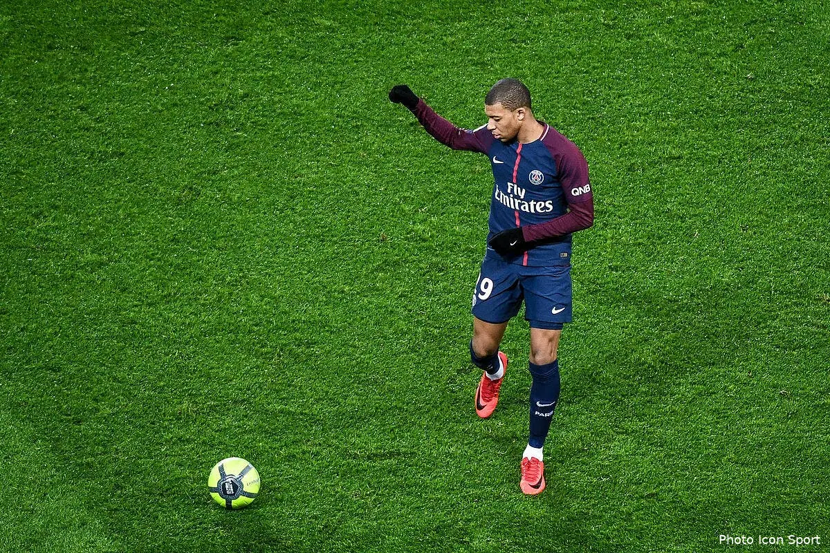 OL-PSG : Pierre Ménès défonce l'arbitre après le choc Lopes-Mbappé
