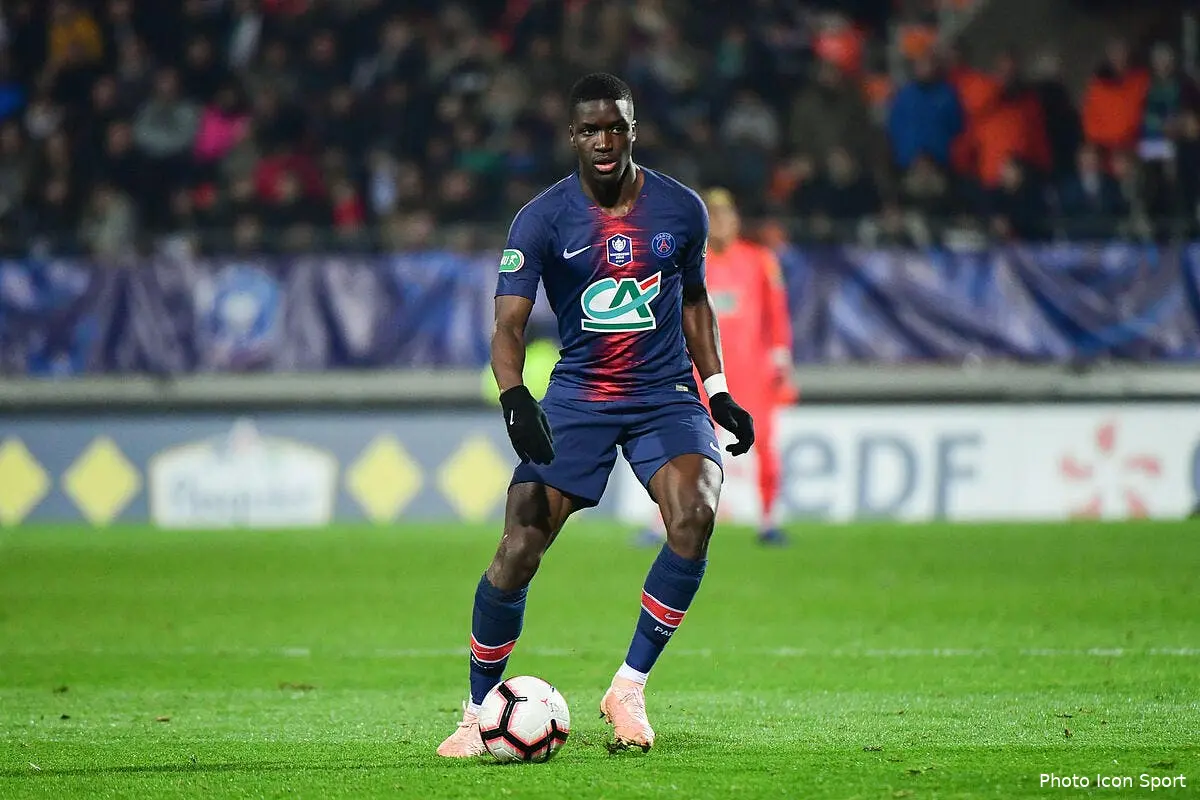 ol staney nsoki a lyon aulas freine des deux pieds icon dib 060119 11 10256231