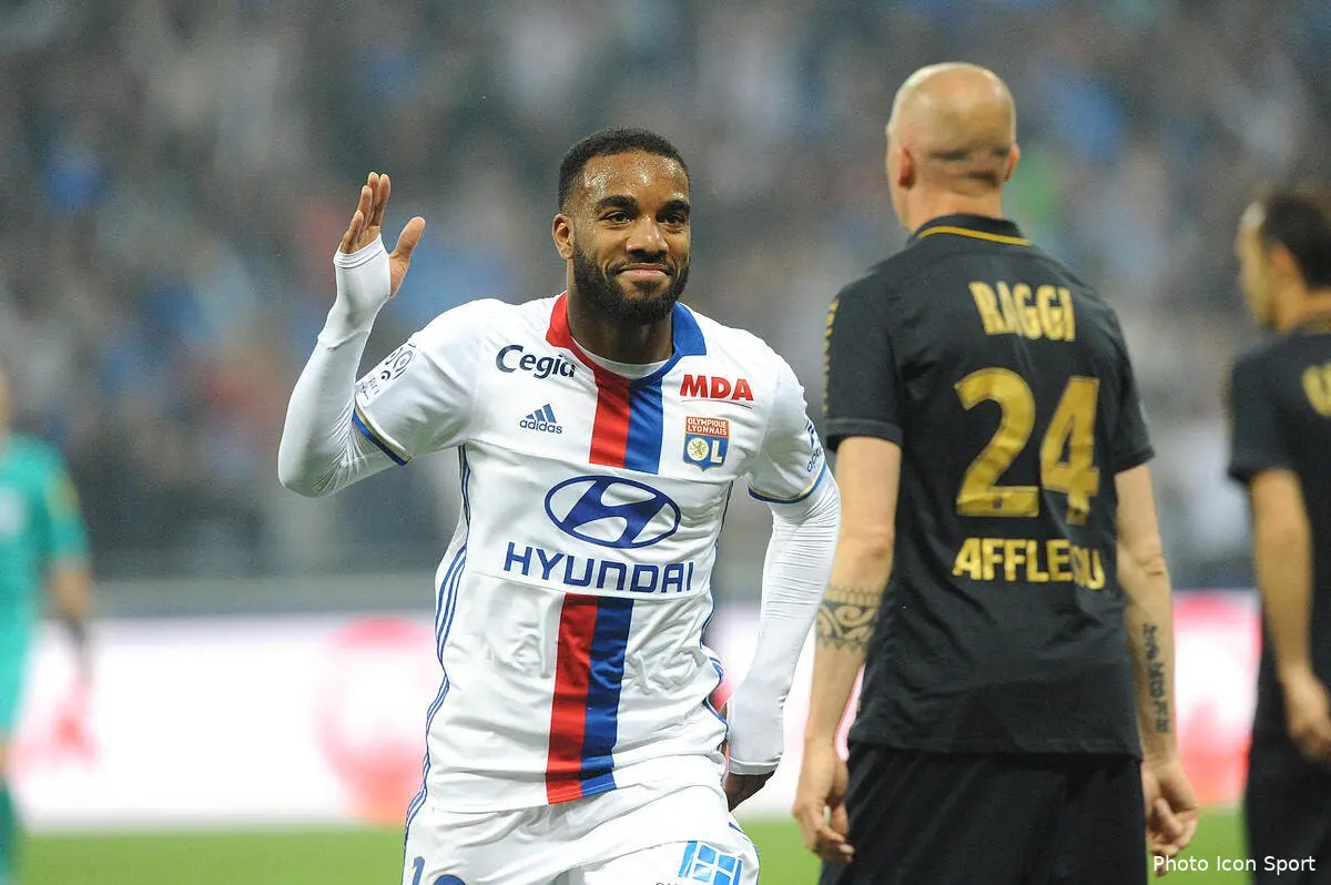 OL : West Ham offre 40,2ME pour Lacazette