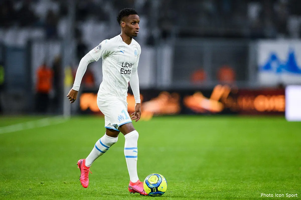om bouna sarr recoit un coup de pression venu d afrique icon bap 080220 93 131280033