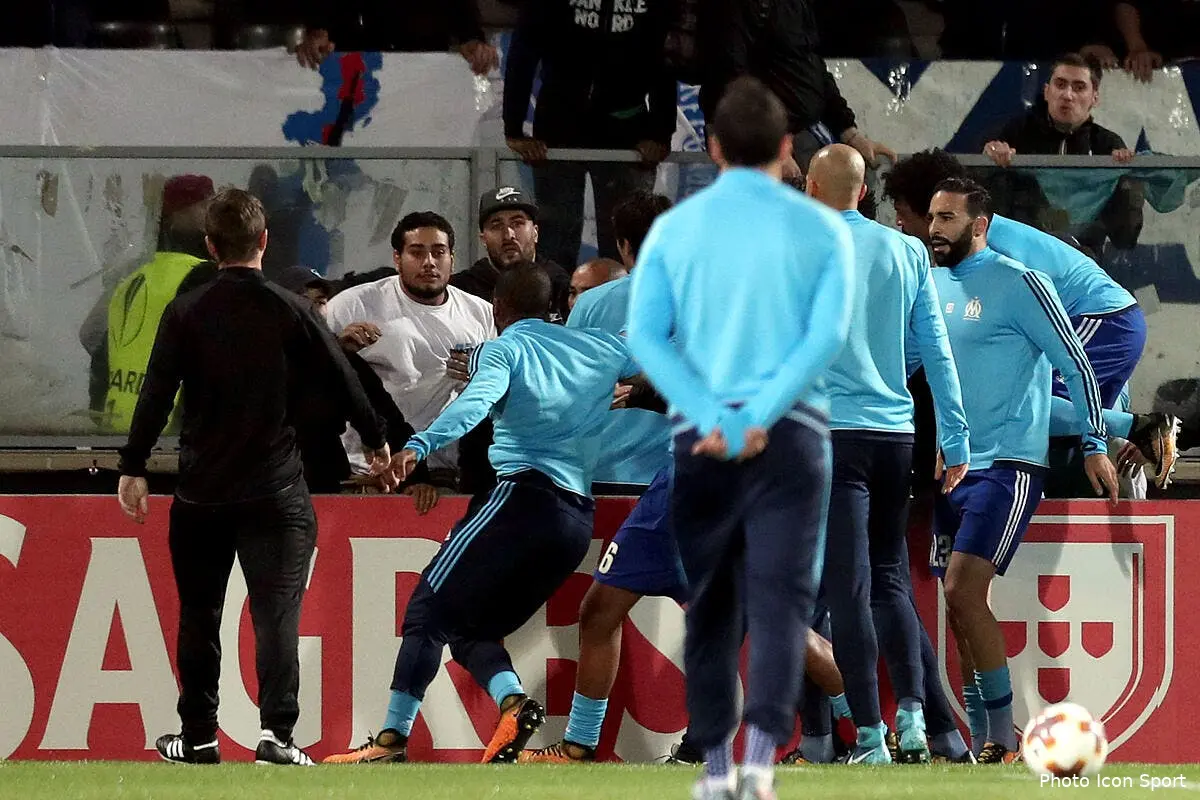 OM : Comment Evra s’est chauffé avec les supporters (vidéo)