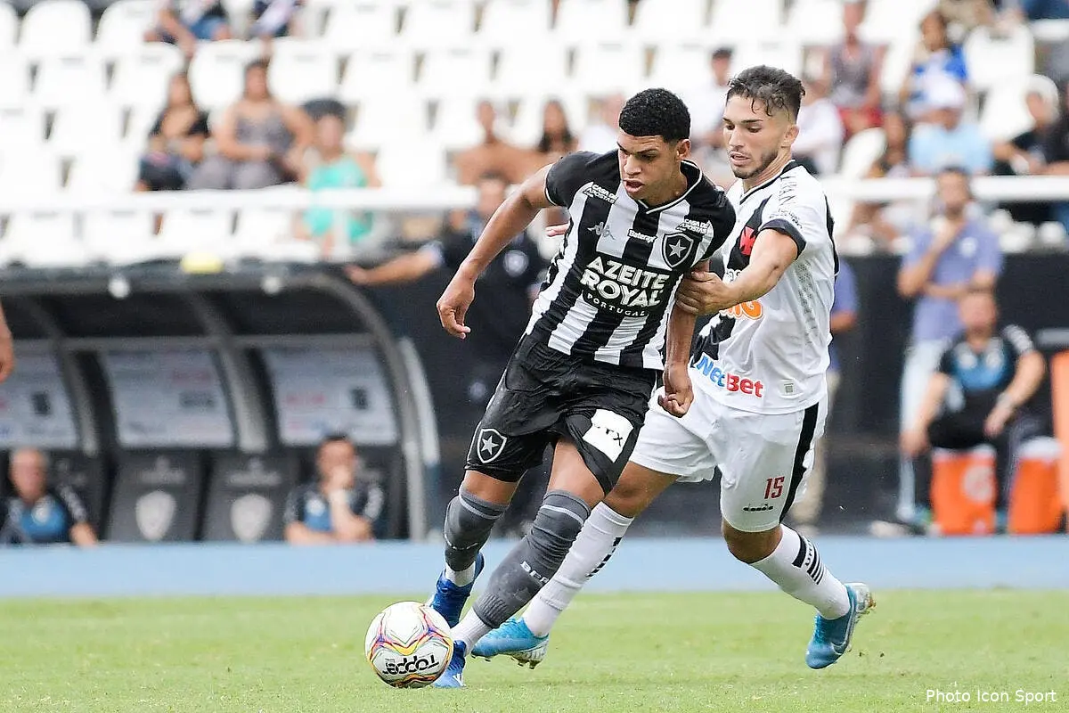 om luis henrique un specialiste applaudit marseille icon cdg20200202066294707