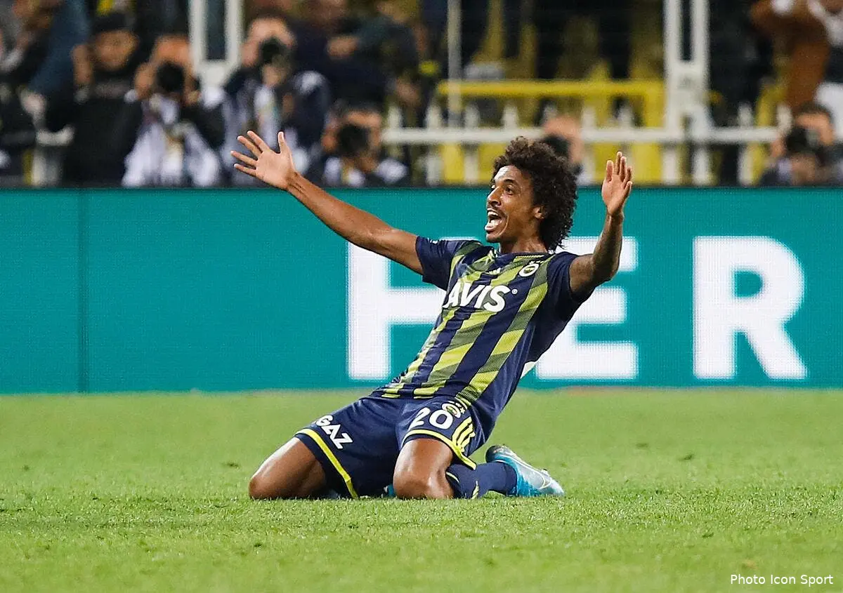om luiz gustavo ne fait pas l unanimite en turquie icon seskim vy fenerbahce v konyaspor 261019 27270195