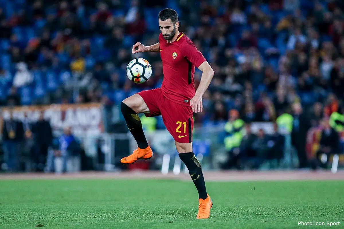 om maxime gonalons refuse une offre de l om au mercato icon acp 180418 10 02226909