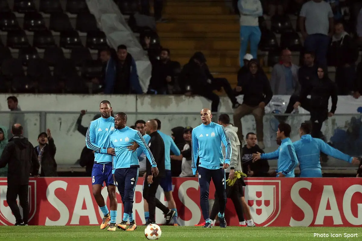 OM : Pierre Ménès craint pour la sécurité d’Evra