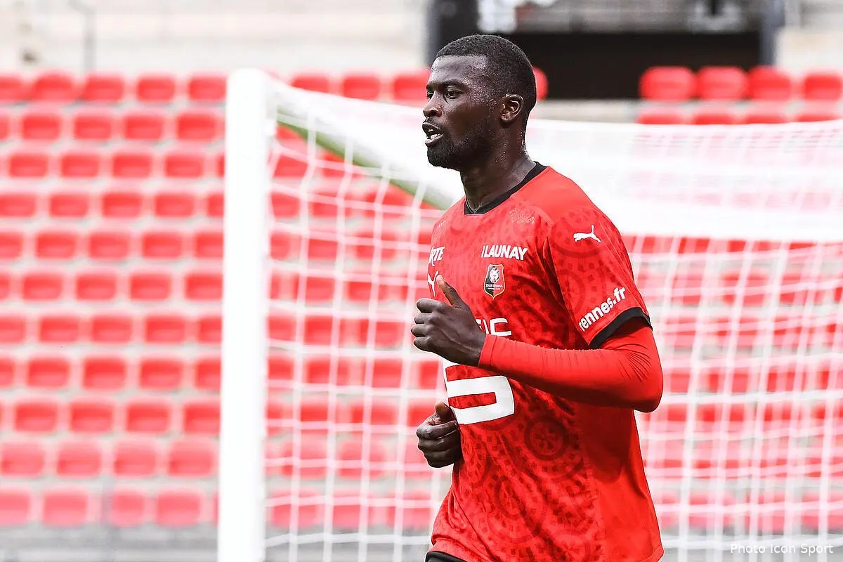 om pierre menes envoie m baye niang a marseille icon bap 120820 93 024293601